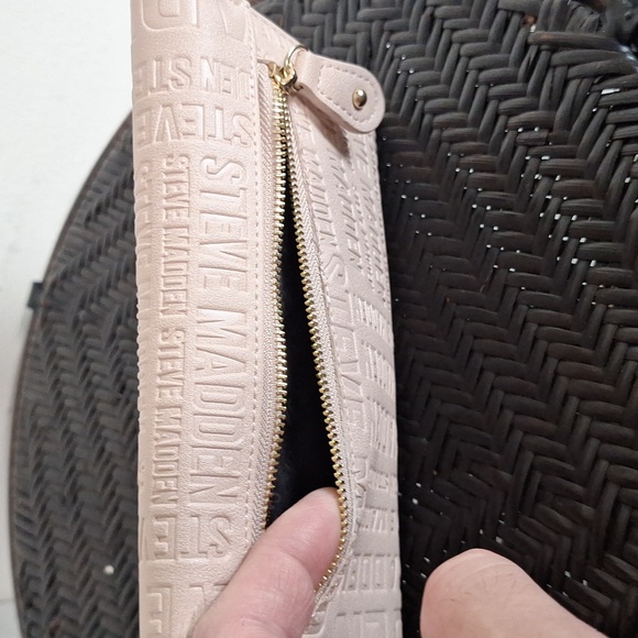 Steve Madden Logobar Clutch Wallet  Pretty Blush Pink - Picture 8 of 9